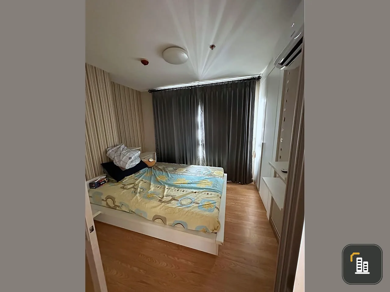 For sale: The Trust Residence Pinklao (Borommaratchachonnani), decorated with beautiful wallpaper, high floor, city view, hurry and reserve now!