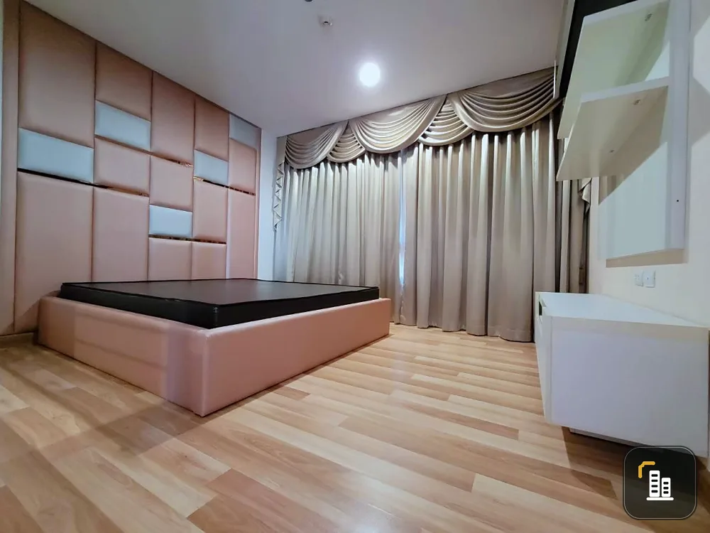 For sale, for rent, Centric Scene Sukhumvit 64, middle floor of the building, corner room, not attached to anyone, can open the door and not see anyon