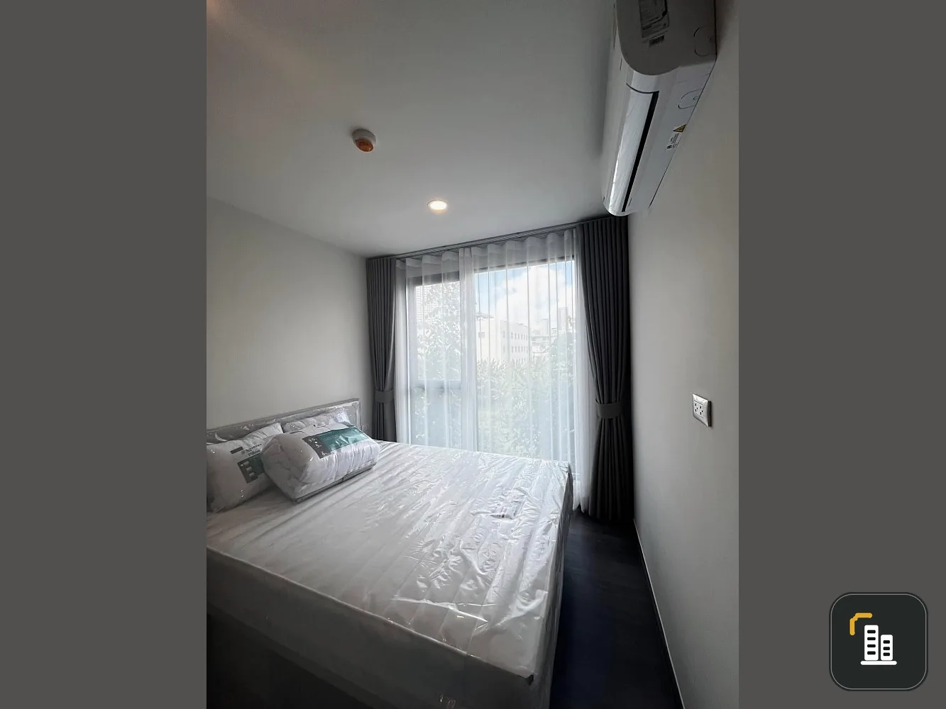 For rent: FLEXI Sathon-Charoennakorn, corner room, not crowded, private, hurry up and reserve now, don't miss out.