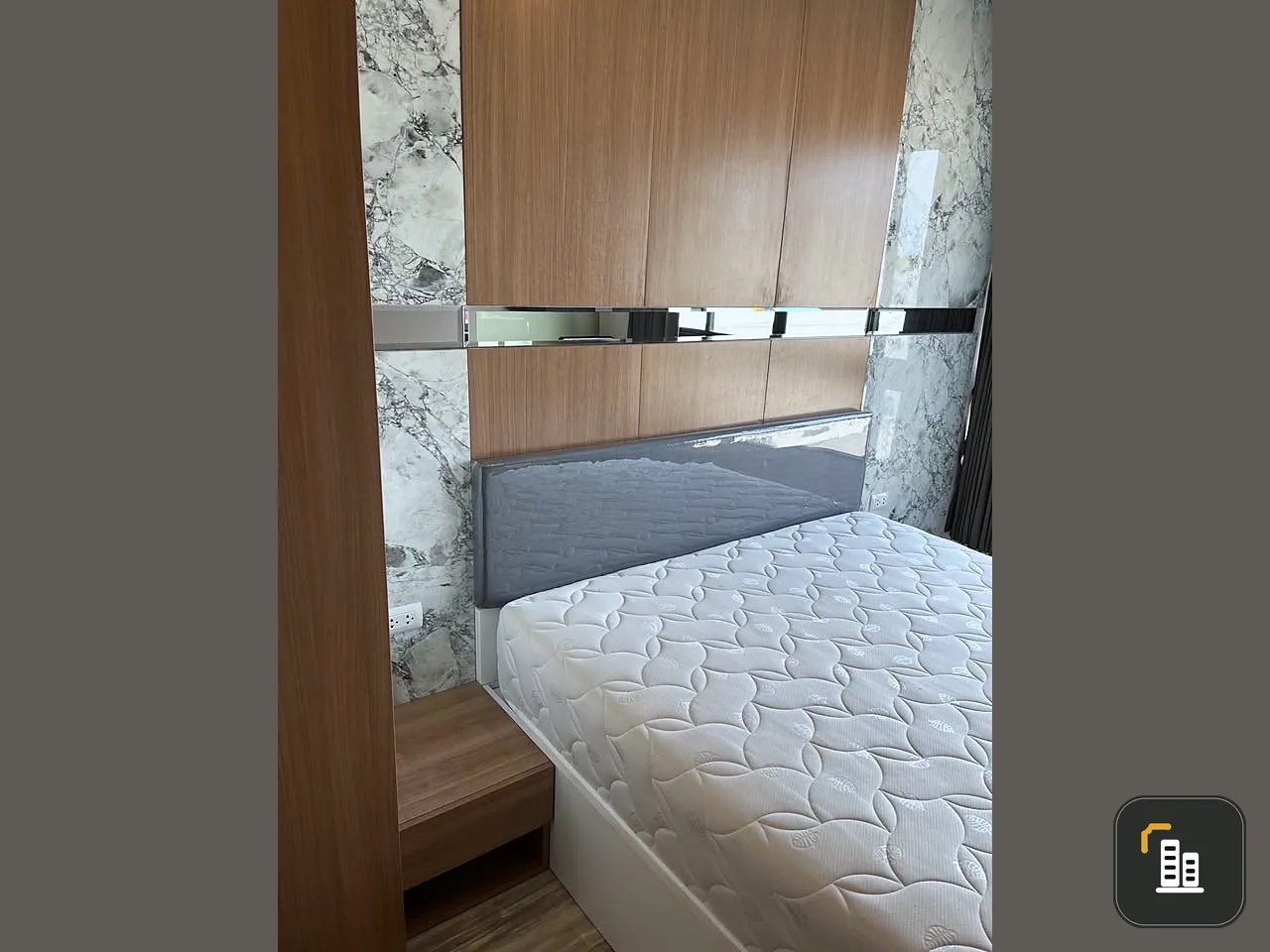 For rent, Plus Condominium Sriracha, a nice room, complete with furniture and electrical appliances, just drag your bags and move in.