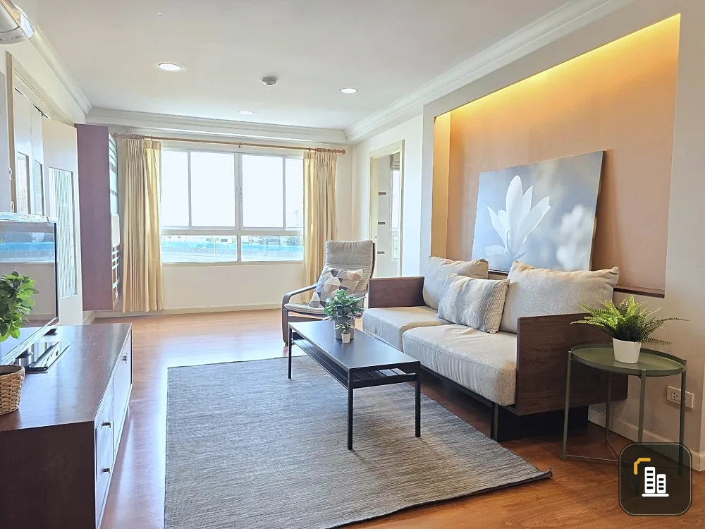 For rent: Lumpini Suite Ratchada-Rama 3, fully furnished, ready to move in, modern contemporary style, don't miss it.