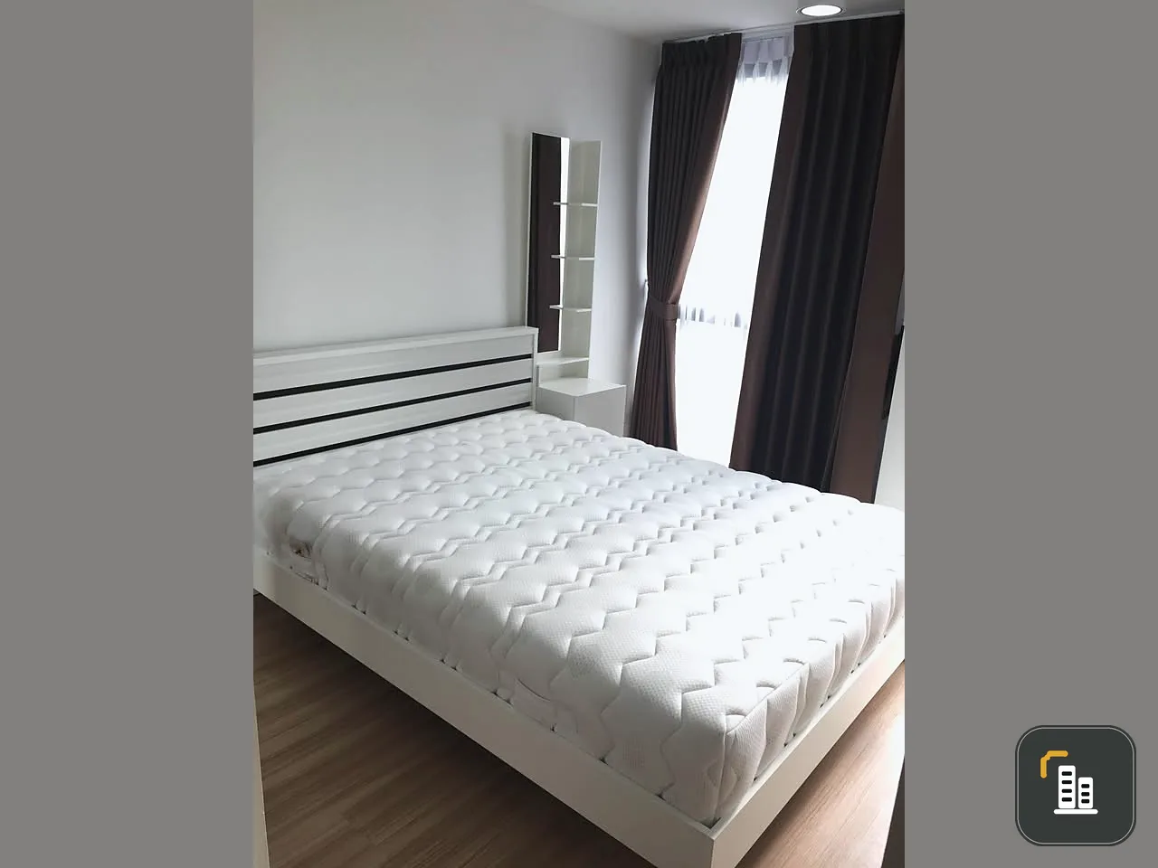 For rent: Chateau In Town Sukhumvit 62/1, swimming pool view, each room has a separate door. If you don't book, you'll really miss out.