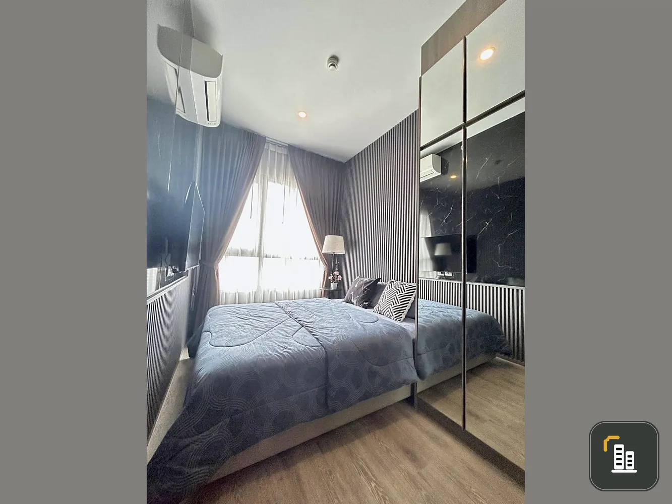 For rent: Knightsbridge Prime On Nut, built-in decoration throughout the room, looks very nice, high floor, great view, must book!!