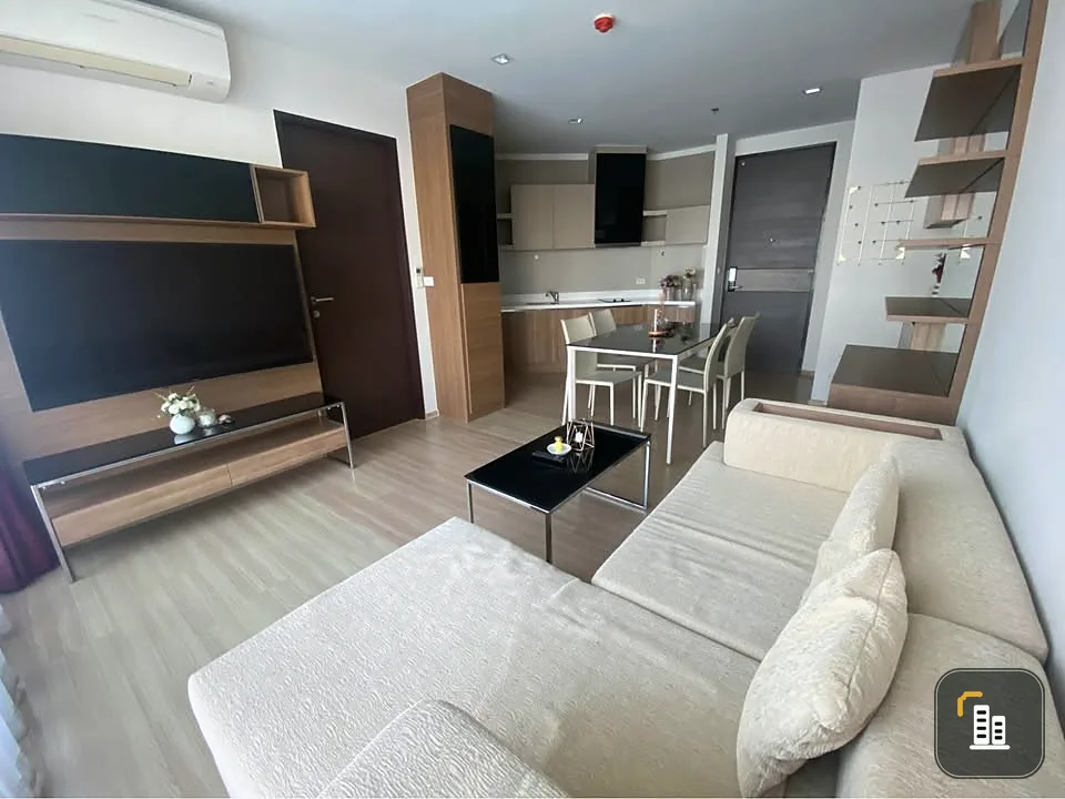 For sale: Rhythm Sathorn, corner room, wide front room plan, far from the garbage room and elevator, lots of usable space, very worth booking!!
