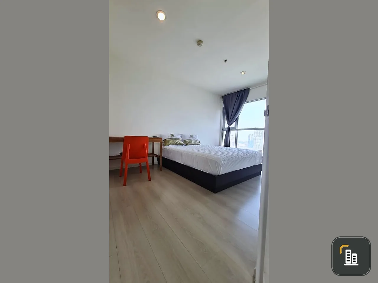 For rent: Aspire Sukhumvit 48, 20th floor, Building S, riverside view, private corner room. If interested, hurry and reserve.