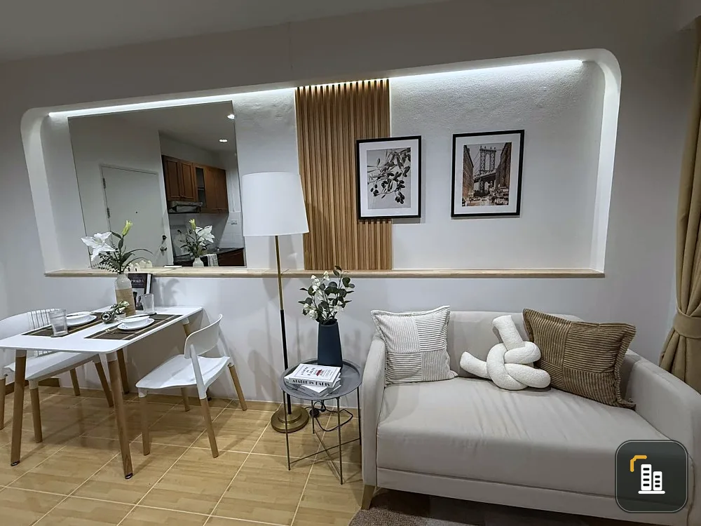 For sale: Lasalle Park, beautifully decorated, controlled tones, attention to detail, just bring your own belongings and you can move in right away.
