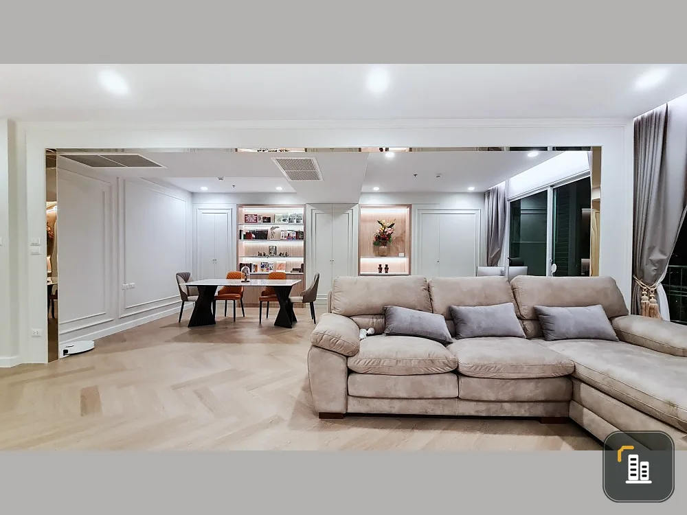 For sale: Supalai Riva Grand Rama 3 with a large living room area with a beautiful river view. Hurry and grab it now!