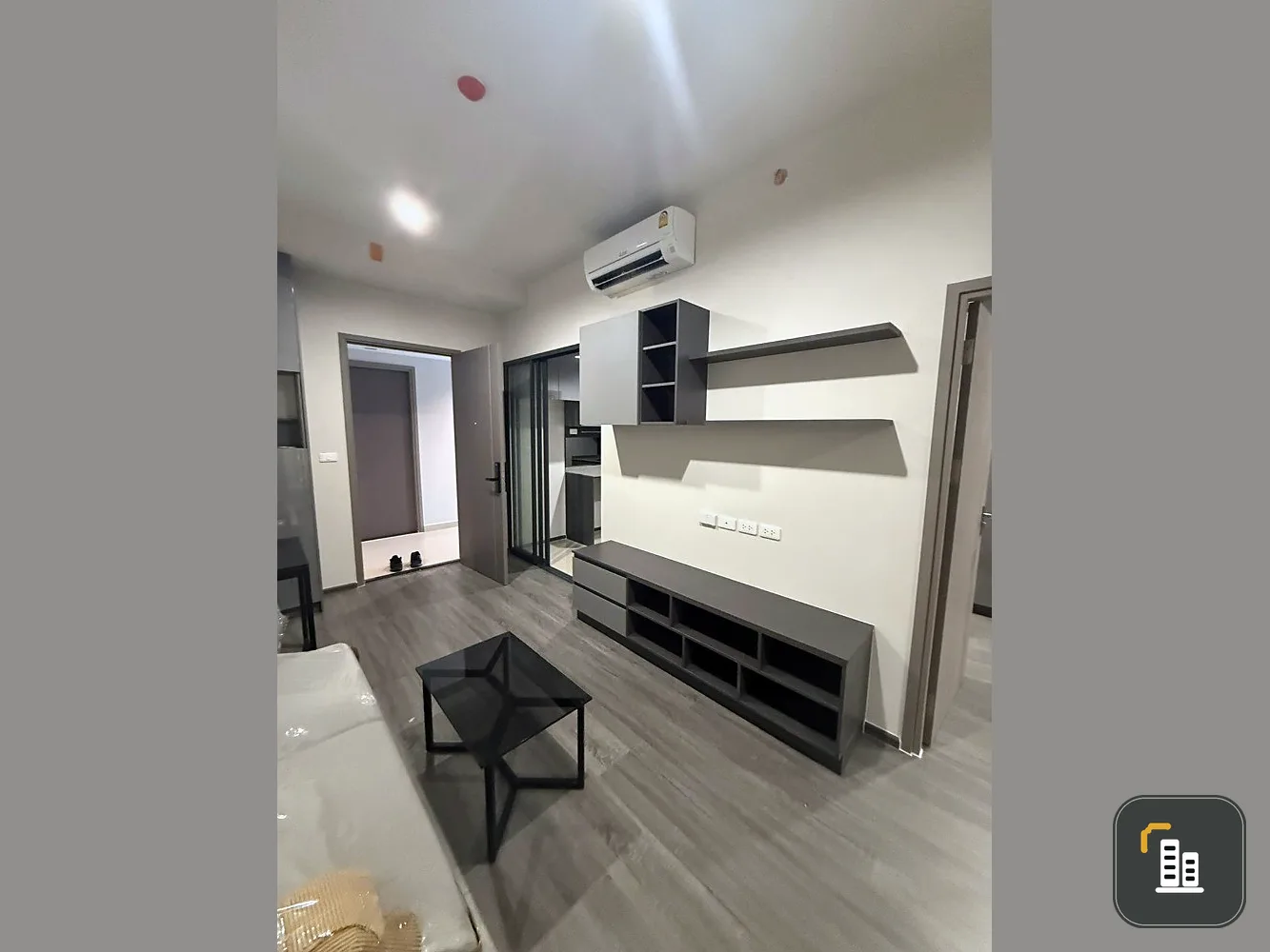 For sale: Ideo Sukhumvit - Rama 4, separate rooms, good price, worth living in. If interested, hurry and reserve now. Don't miss out.
