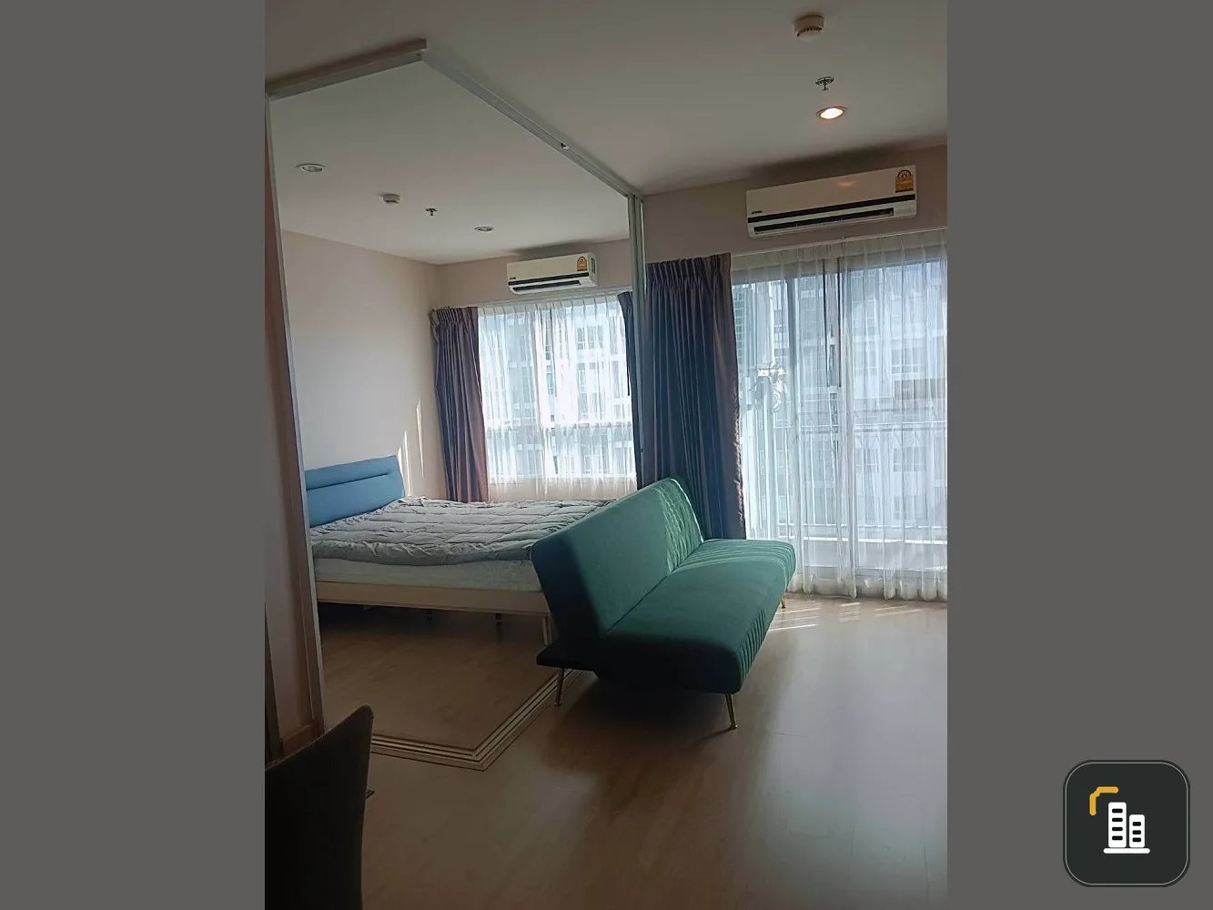 For sale: The Tempo Grand Sathorn-Wutthakat, corner room, beautiful view, balcony facing the swimming pool, quiet, hurry and reserve now.