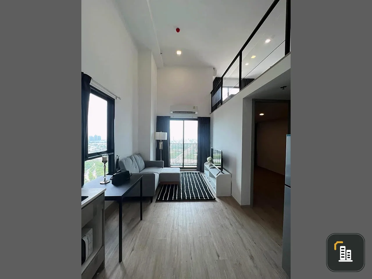 For rent: The Rich Rama 9-Srinakarin, corner room, large windows on 2 sides, 26th floor, beautiful view, hurry and reserve before you miss out.