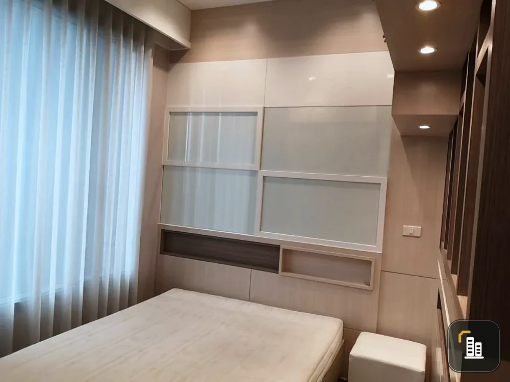 For sale: Q Asoke, 10th floor, swimming pool view, complete with all built-in furniture, very clean room, interested in booking now!