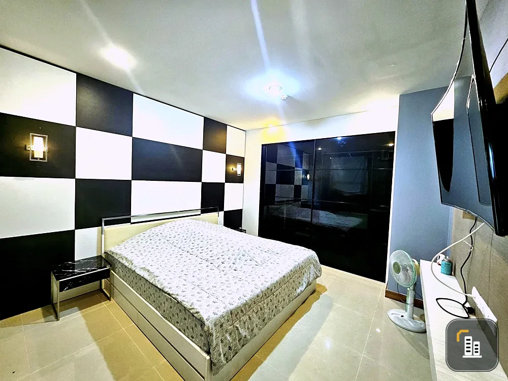For sale, for rent, Klangkrung Resort, Ratchada 7, ready to move in, full facilities, if you don't reserve, you'll regret it.
