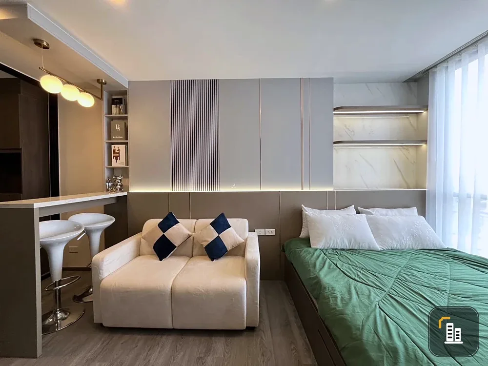 For rent: The Origin Lat Phrao-Bang Kapi, beautifully decorated with built-in furniture, fully furnished. Interested in booking now!