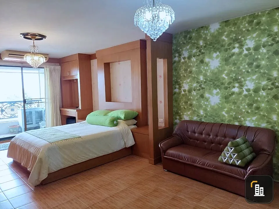 For sale: Champs-Elysees Tiwanon, well-decorated, quality built-in, with excellent wallpaper. If you don't reserve, you'll really miss out.