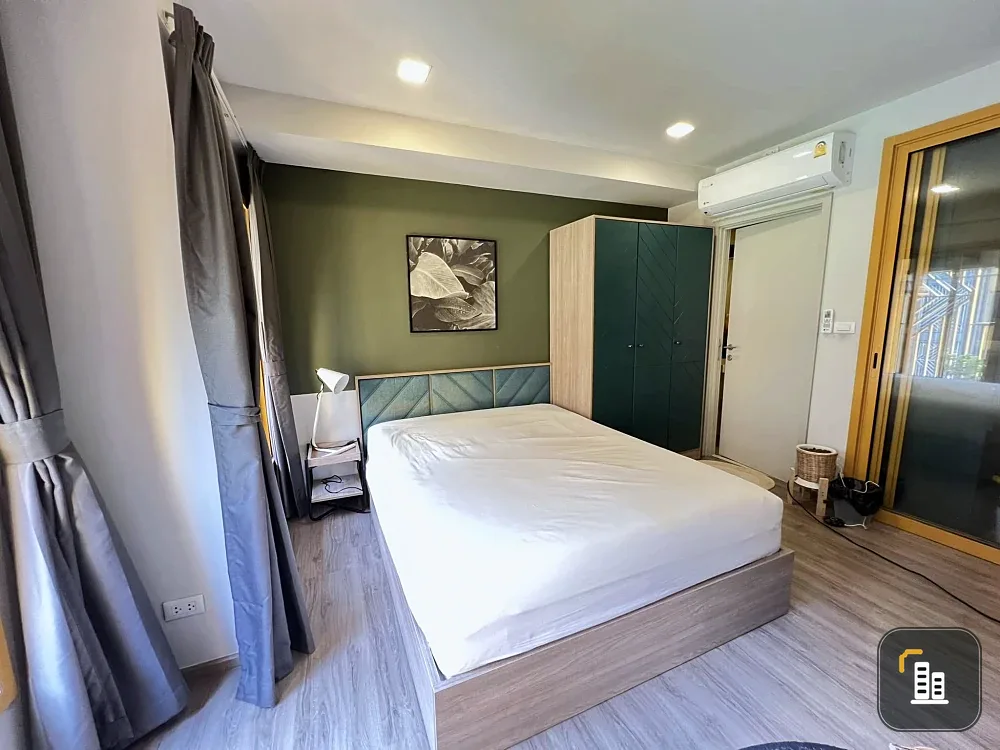 Condo for sale, The Base Sukhumvit 50, Studio room, Building B, 4th floor, fully furnished, just come and move in.
