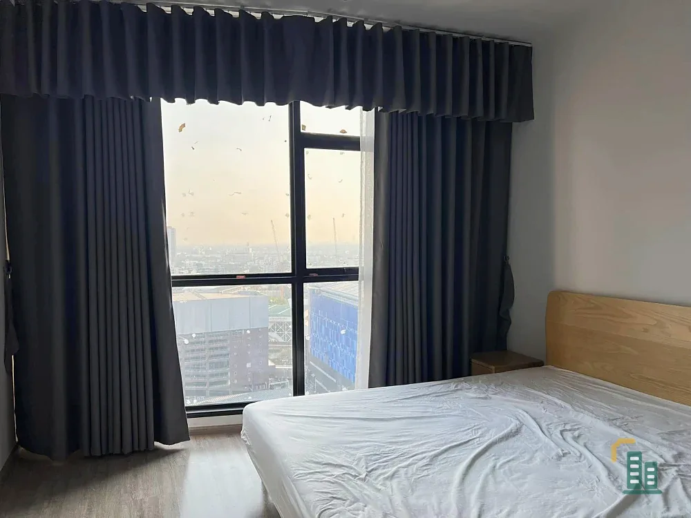 For rent Rhythm Ekkamai, a nice room with complete facilities. If you don't book, you'll regret it later.