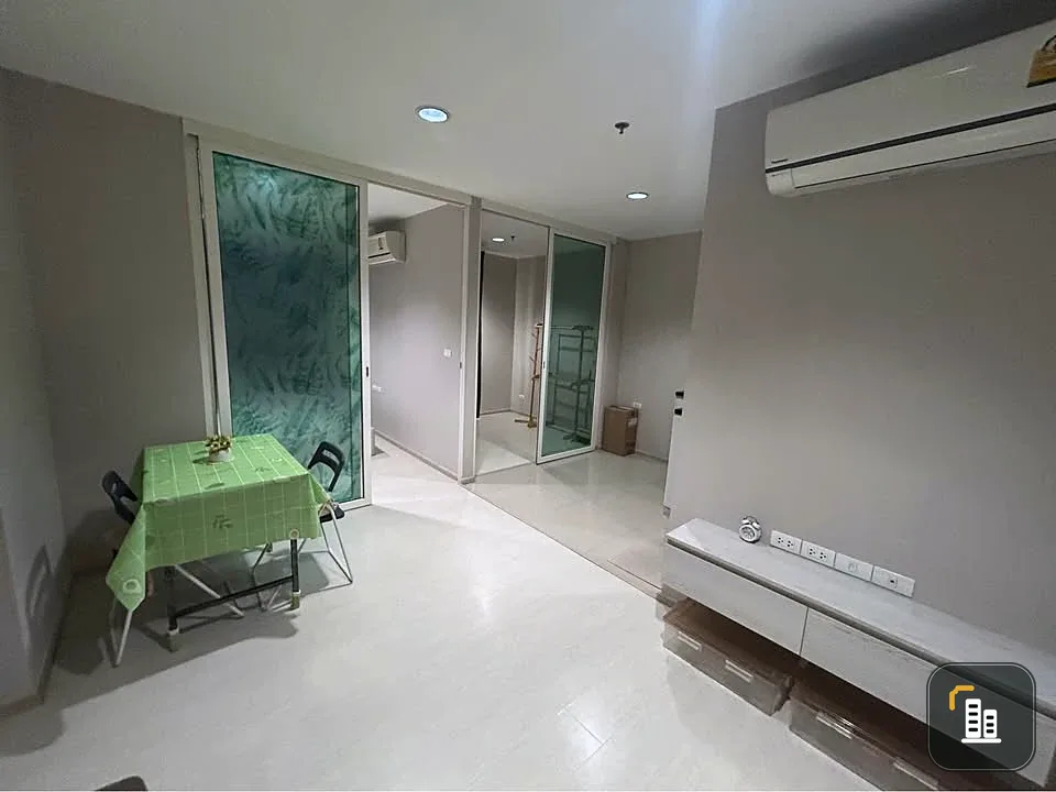 Selling Aspire Erawan, high floor room, 25th floor, very good wind, excellent location, worth it, complete, all in one place, book now.