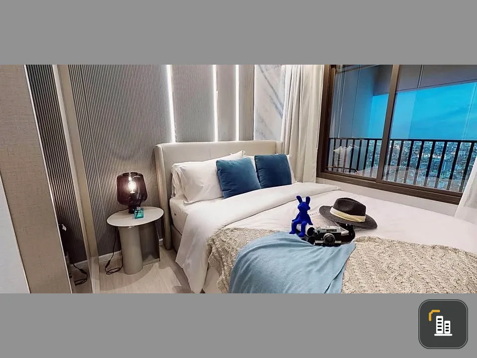 For sale, Quintara Maiden Phonimit, very high floor, 25th floor, room with a view of the Chao Phraya River, great breeze. Book now and you won't be di