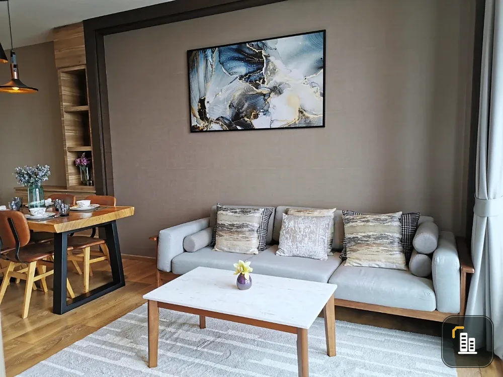 For rent, Park 24 Origin Phrom Phong, 2 bedrooms, 1 bathroom, very high floor, stunning city view, well decorated, don't miss it.