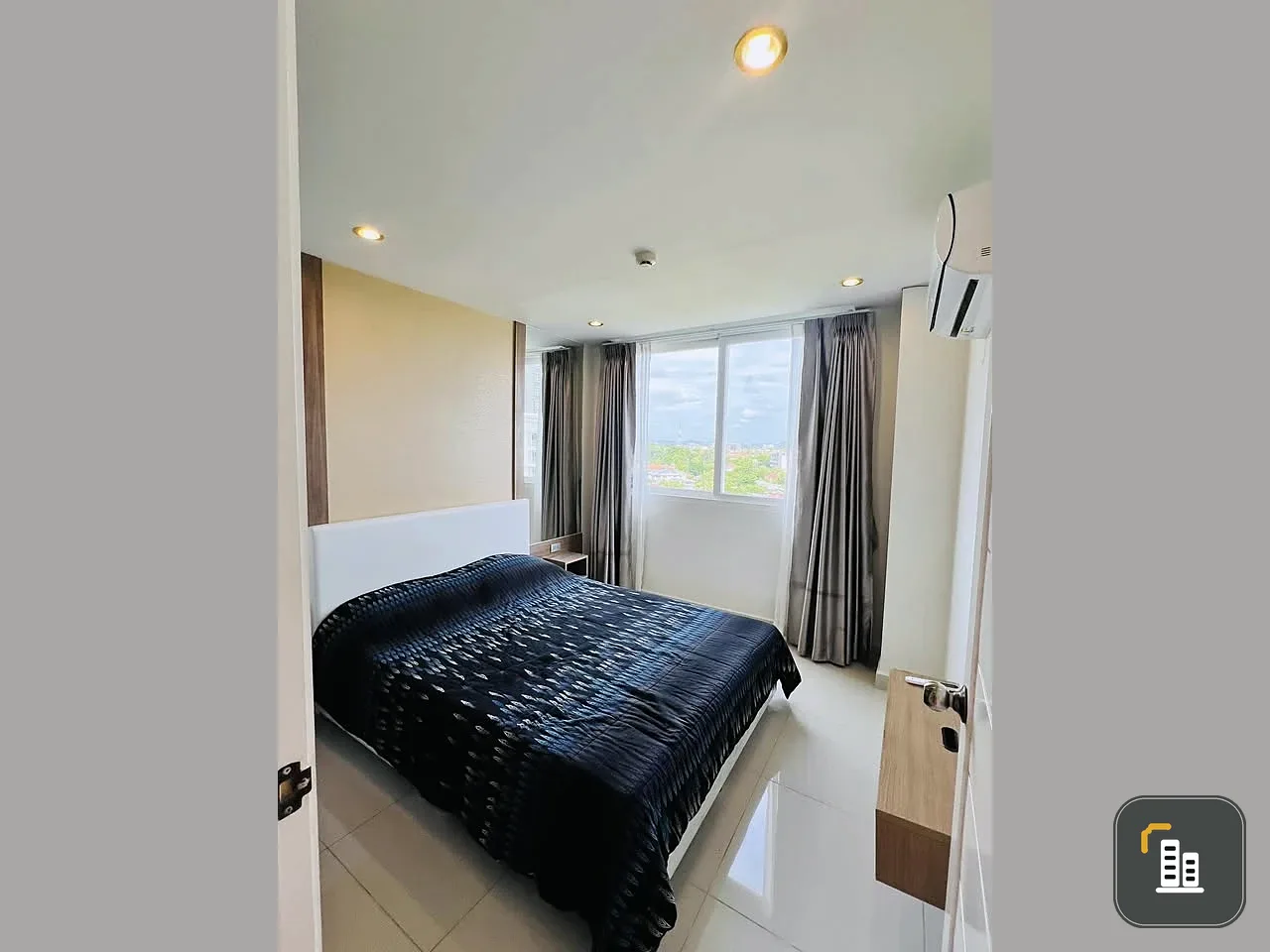 For sale: Amazon Residence Pattaya (Jomtien), 8th floor, swimming pool view, very comfortable, definitely not cramped. Don't just look, hurry and rese