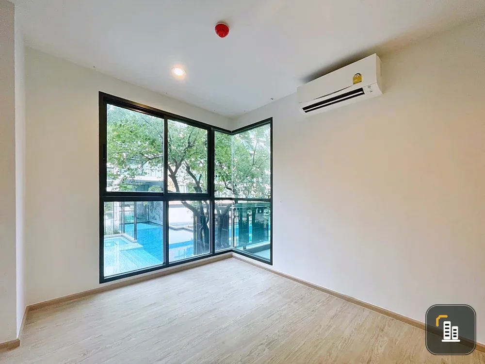 Urgent sale, The Excel Hideaway Sukhumvit 50, pool view room, nice price, you must hurry to reserve.