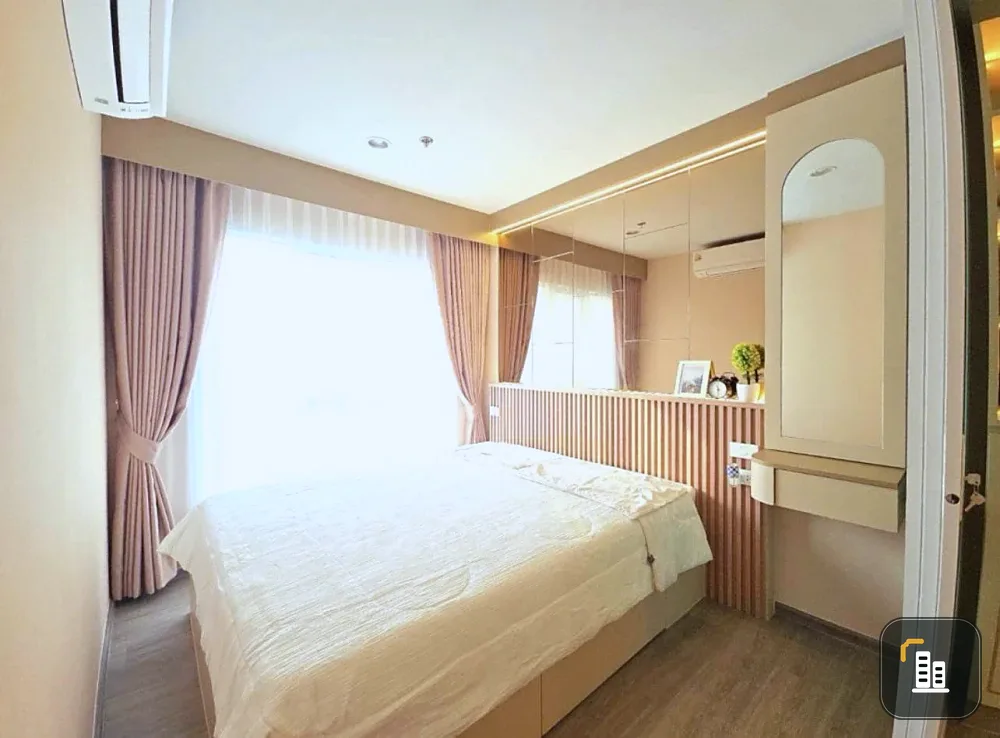 For rent: Regent Home Bangna, 30th floor, city view, decorated in Premium built-in style, gray tones, book now.