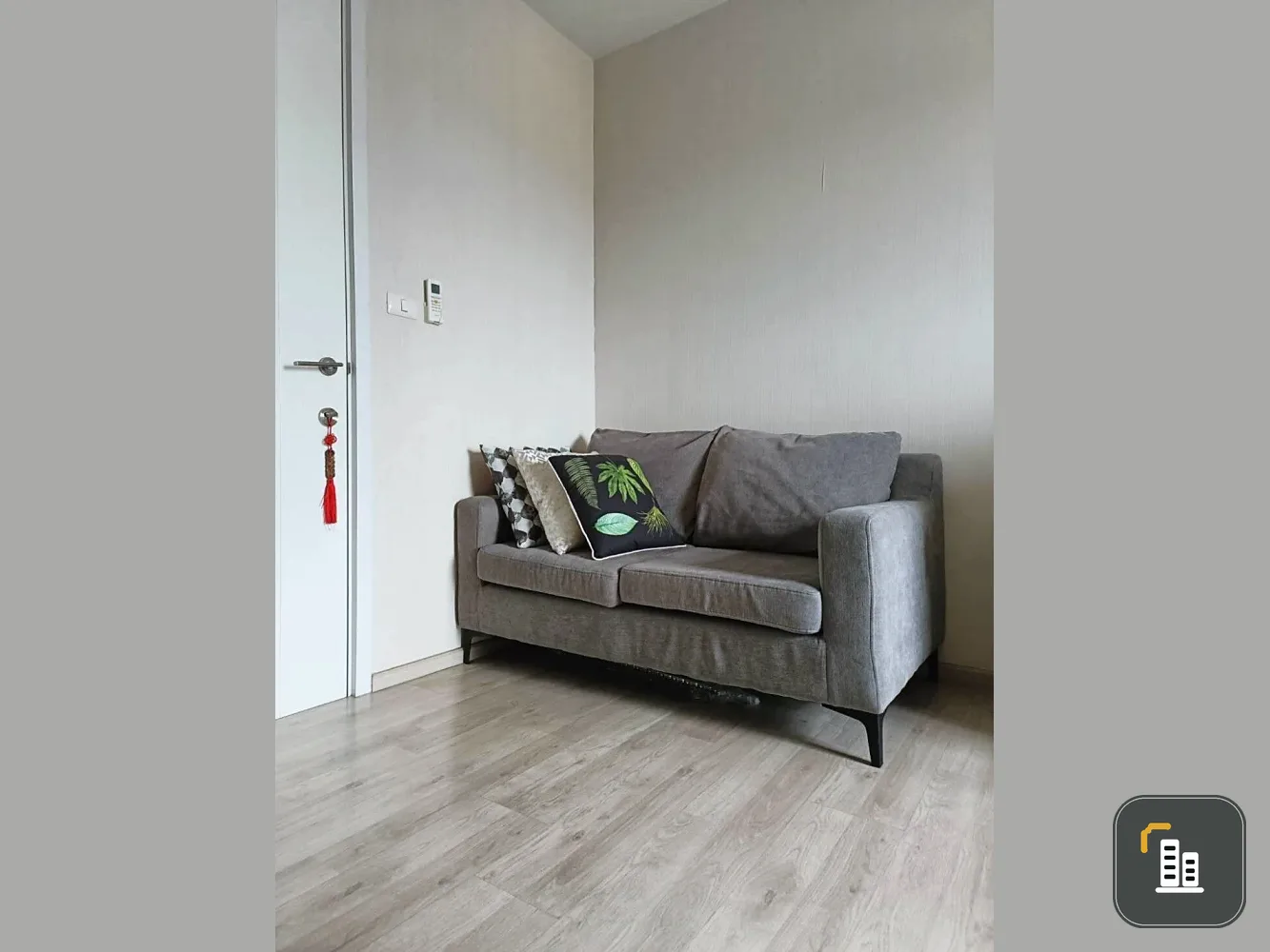 For sale: Plum Condo Central Station, 32nd floor, city view, no sun, great price, come and own it now!