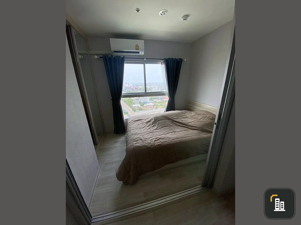 Urgent sale: Plum Condo Ramkhamhaeng Station, 30th floor, high view, comes with facilities, buy now.