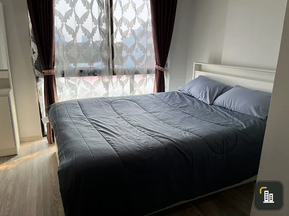 For rent: Library Houze Charan Sanit Wong 13, 4th floor, corner room, fully furnished, book now.