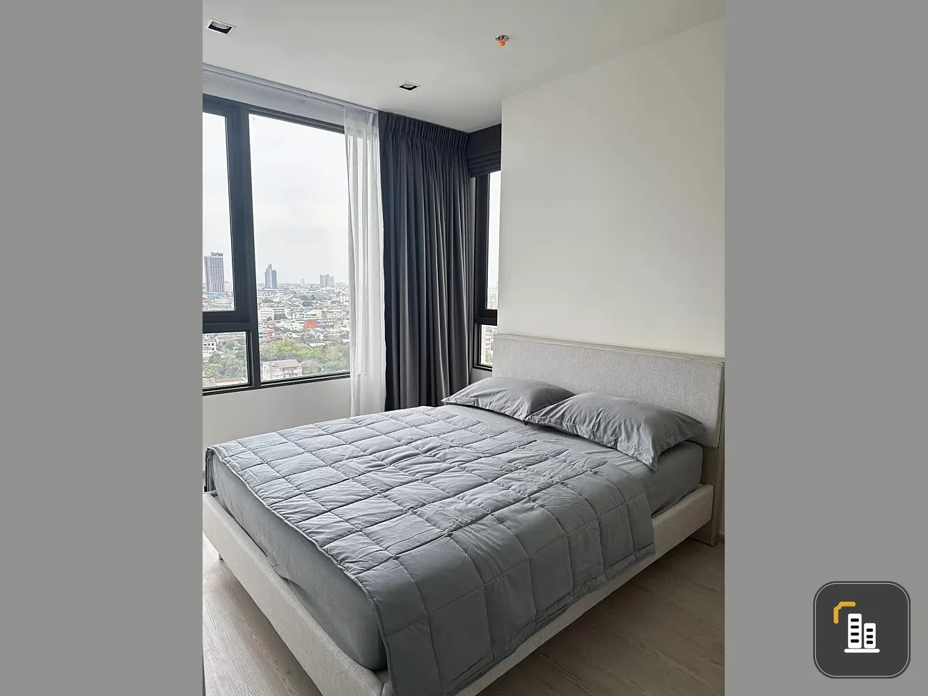 For rent Reference Sathorn - Wongwianyai 1 bedroom plus room, fully furnished, just bring your own stuff and move in.