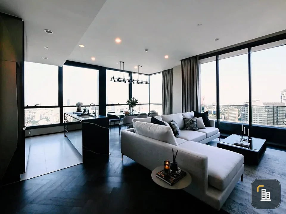For rent: The ESSE Sukhumvit 36, 3 bedrooms, 3 bathrooms, very high floor, beautifully decorated, complete with furniture and appliances, Sukhumvit Ro