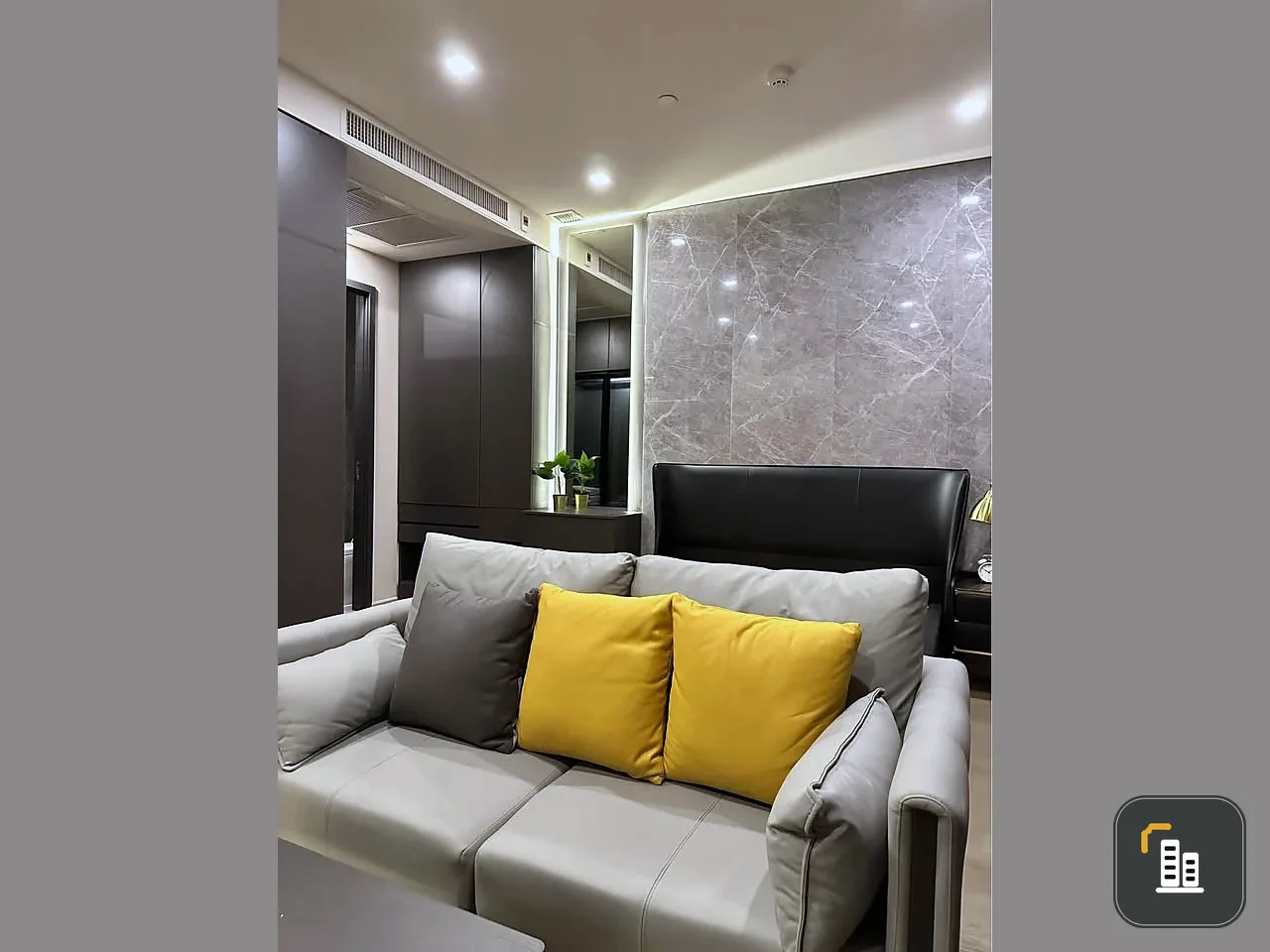 For sale, for rent, Ashton Asoke, 33rd floor, very high, beautifully decorated, built-in, great city view, ready to move in
