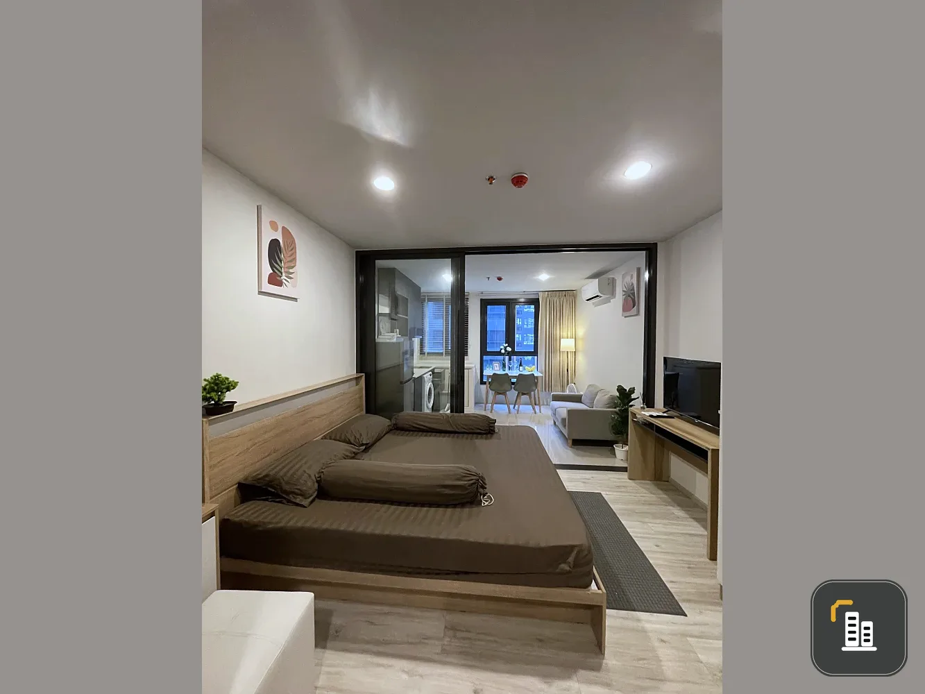 For rent: XT Huaikhwang, room with garden view, fully furnished and equipped with electrical appliances, ready to move in, book now!