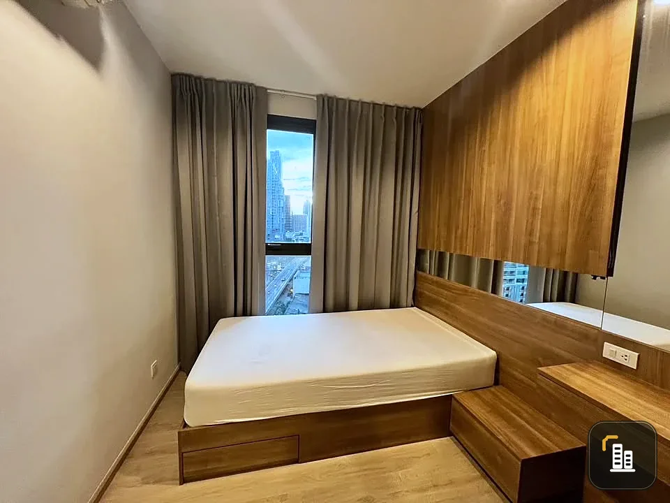 For sale: Ideo Q Ratchawithi, large sized room, 2 bedrooms, facing north, not hot, no tall buildings blocking the view, fully furnished with built-in