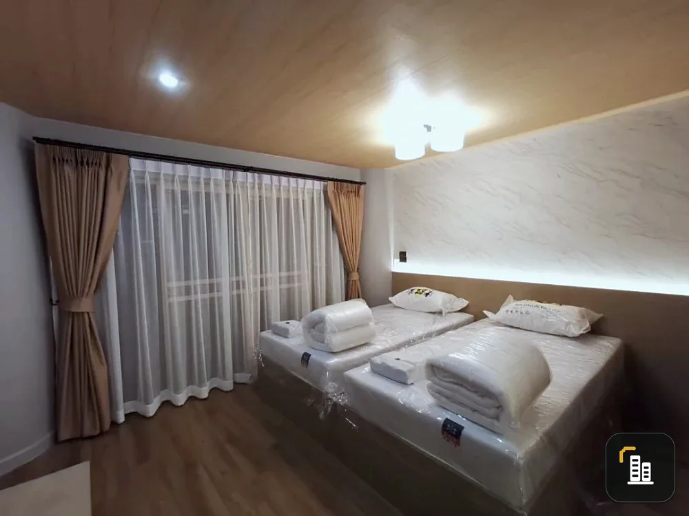 For rent: Park Beach (North Pattaya), large room, wide balcony, panoramic sea view from the room, fully furnished, must book.