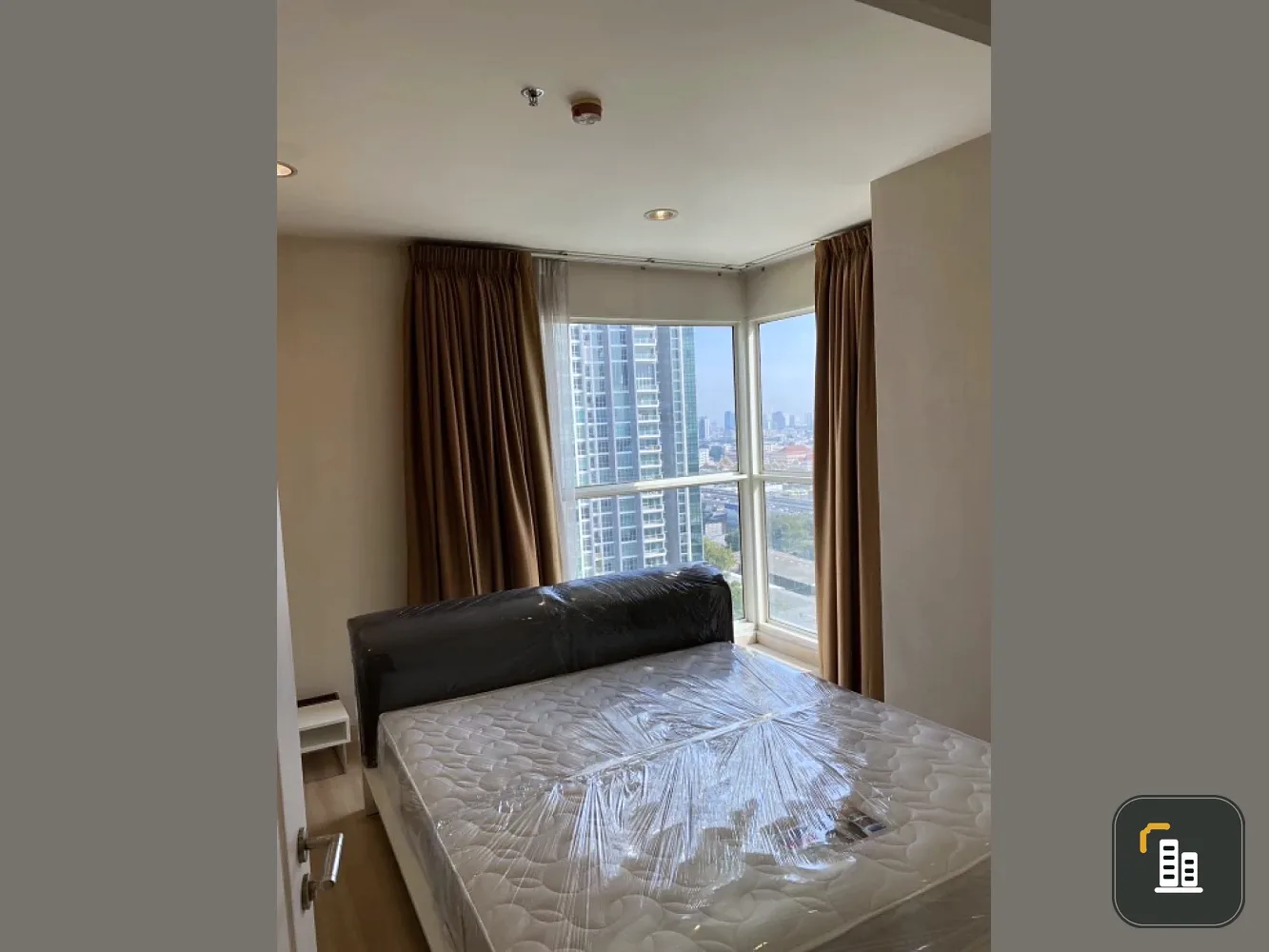 For sale: The LightHouse Sathorn-Chareonnakorn, river view, fully furnished, nice to live in, reserve now, urgently.
