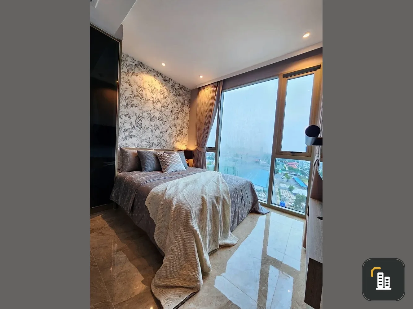 Urgent sale, The Riviera Ocean Drive, ready to move in, complete in one place, come and own it today.