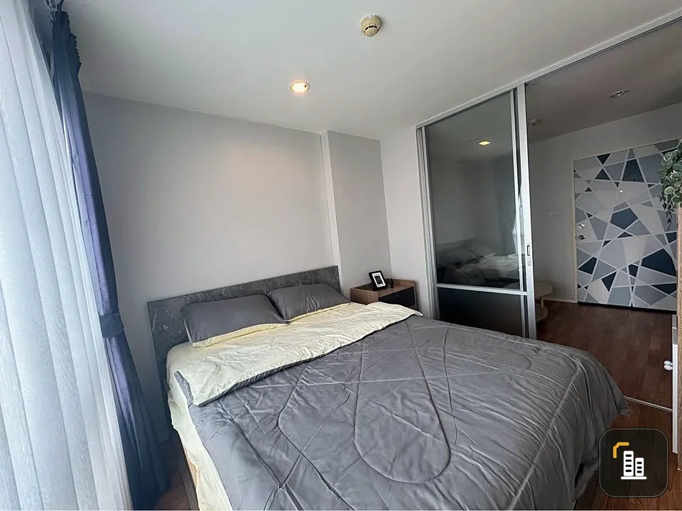 For sale, for rent, Lumpini Mix Theparak - Srinakarin, with a very chill swimming pool view, complete with a set of furniture. Interested in booking n