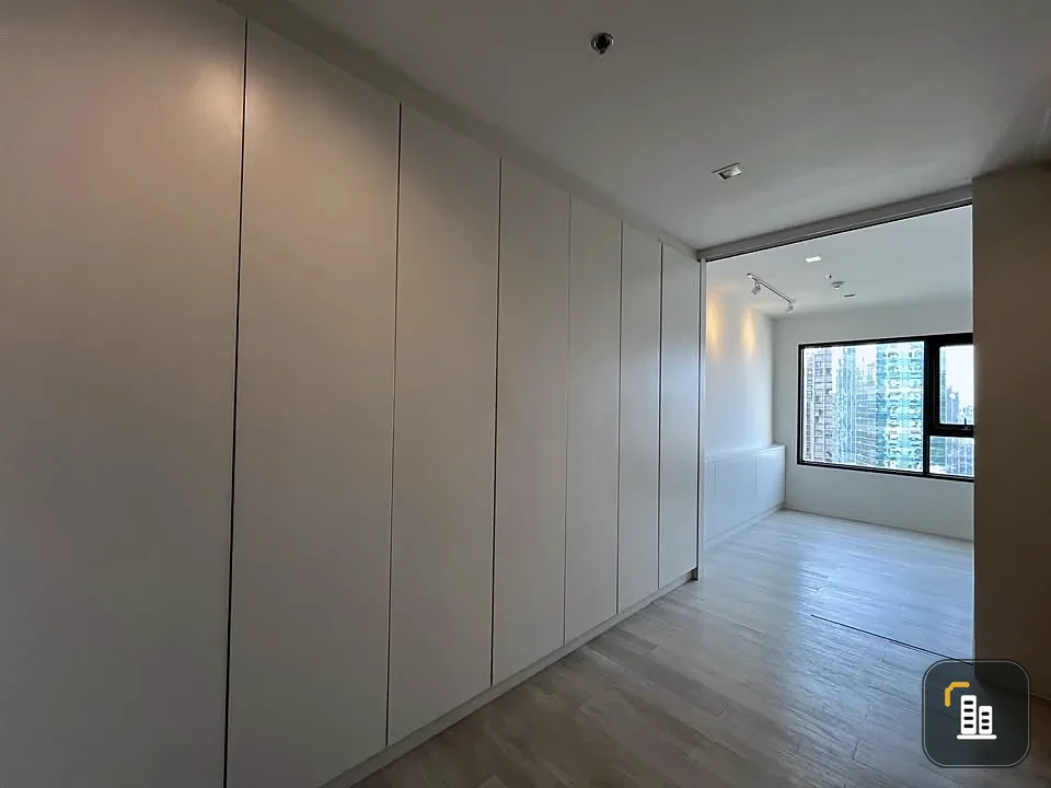 For sale: Life One Wireless, 26th floor, excellent view from high angle, has a very good built-in wardrobe. If you don't reserve, it would be a mistak