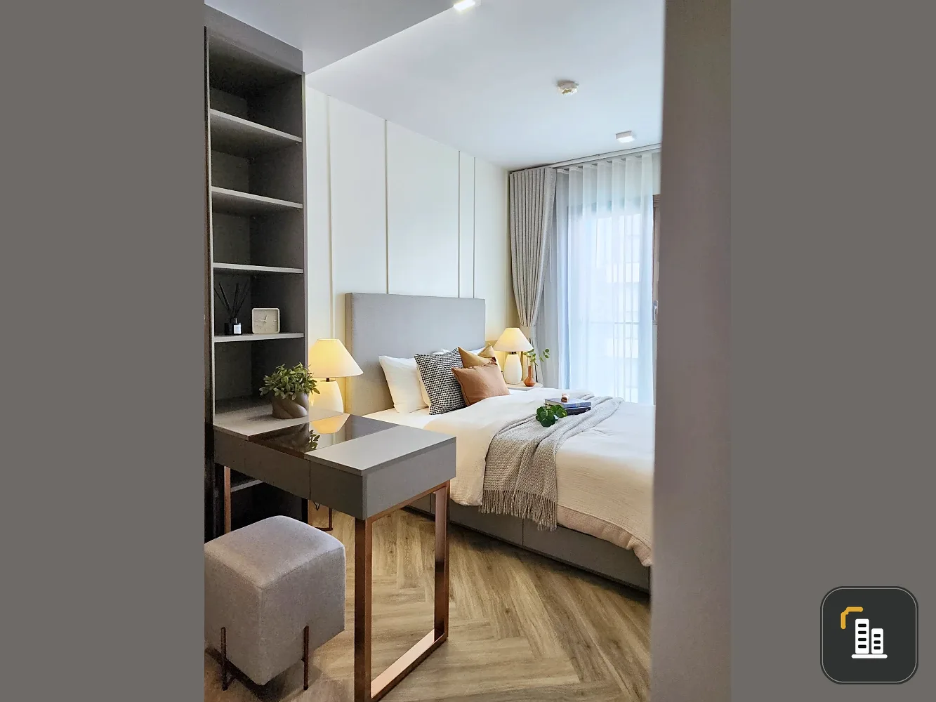For rent: Chapter Thonglor 25, 2 Beds, 2 Baths, pool view, corner room, not attached to anyone's room, beautifully decorated, you can't miss out on bo