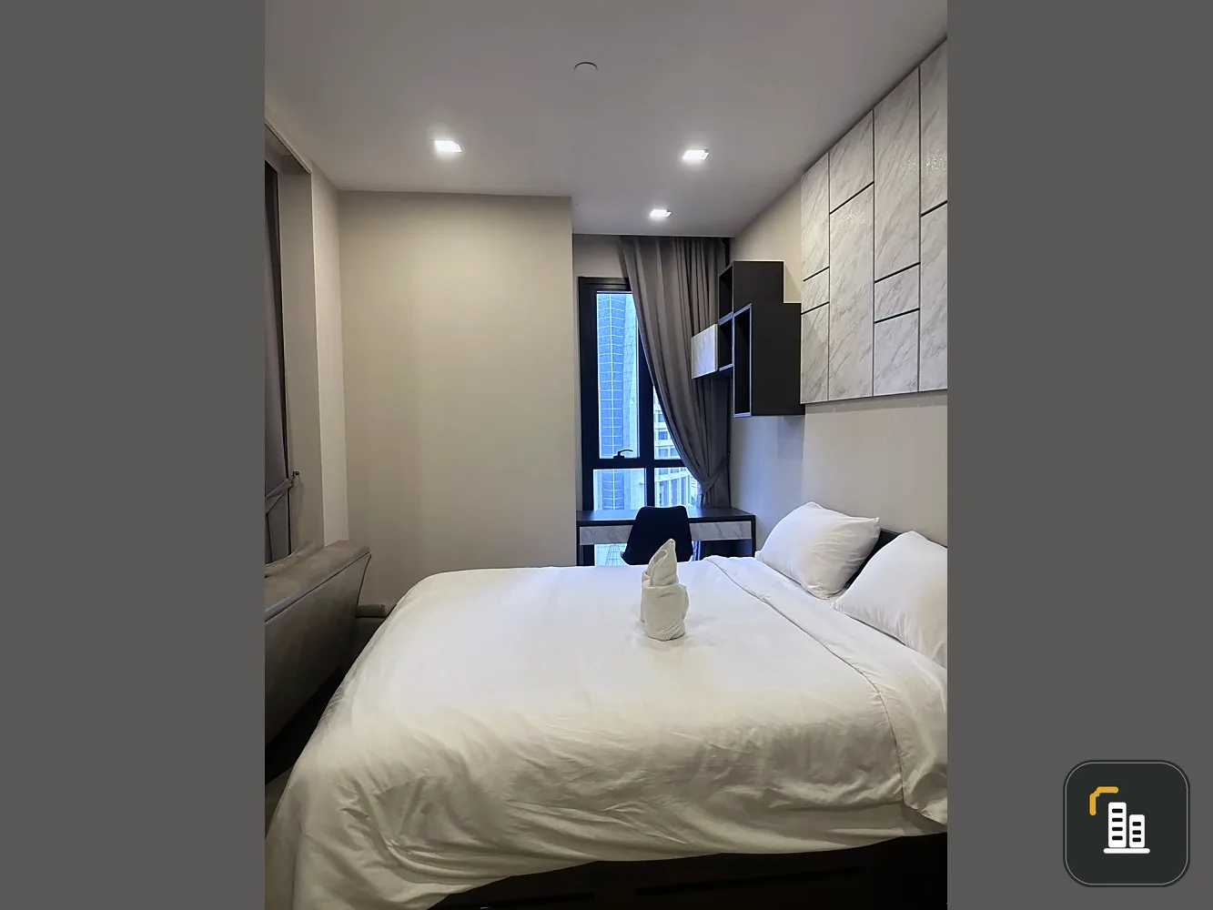 For rent: Ashton Asoke, ready to move in, fully furnished, you'll regret it if you don't book.
