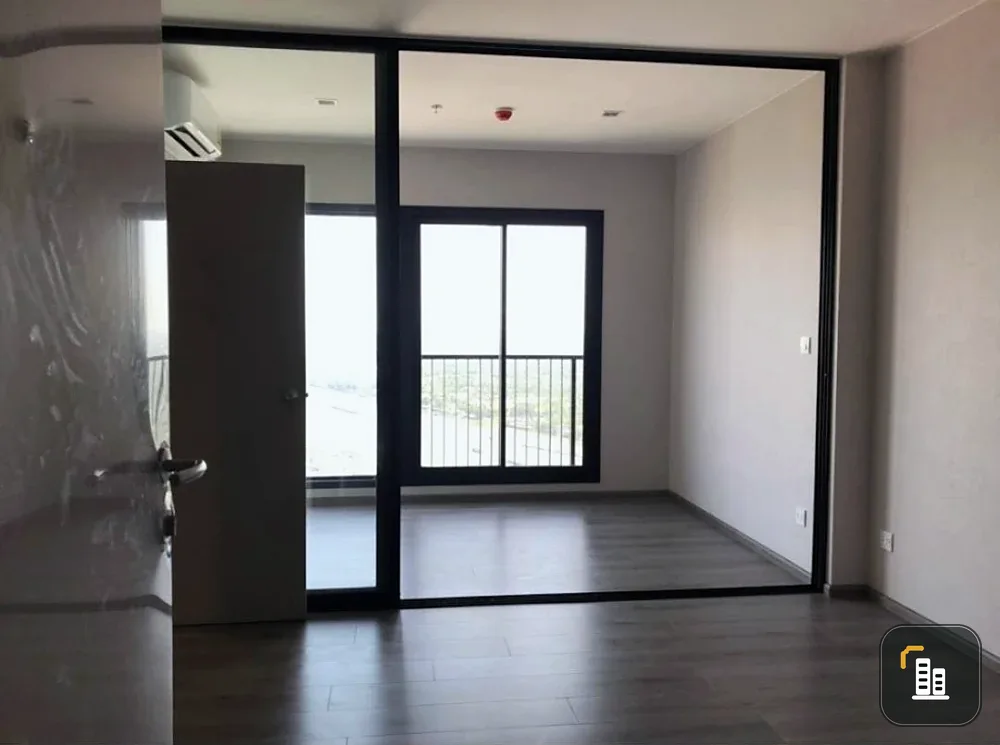 For sale:rent The Politan Rive, very high floor, great breeze, stunning city view, room in pristine condition, book now and you won't be disappointed.