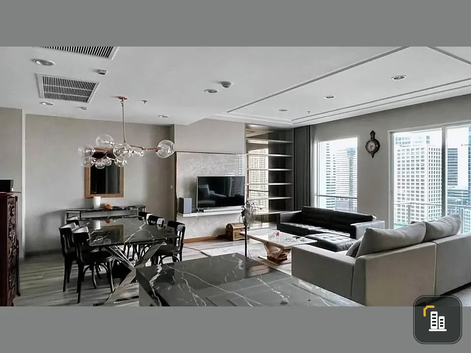 For rent: Centric Sathorn - Saint Louis, spacious and airy room with bright lights all day, beautiful view of Sathorn buildings at night, book first,