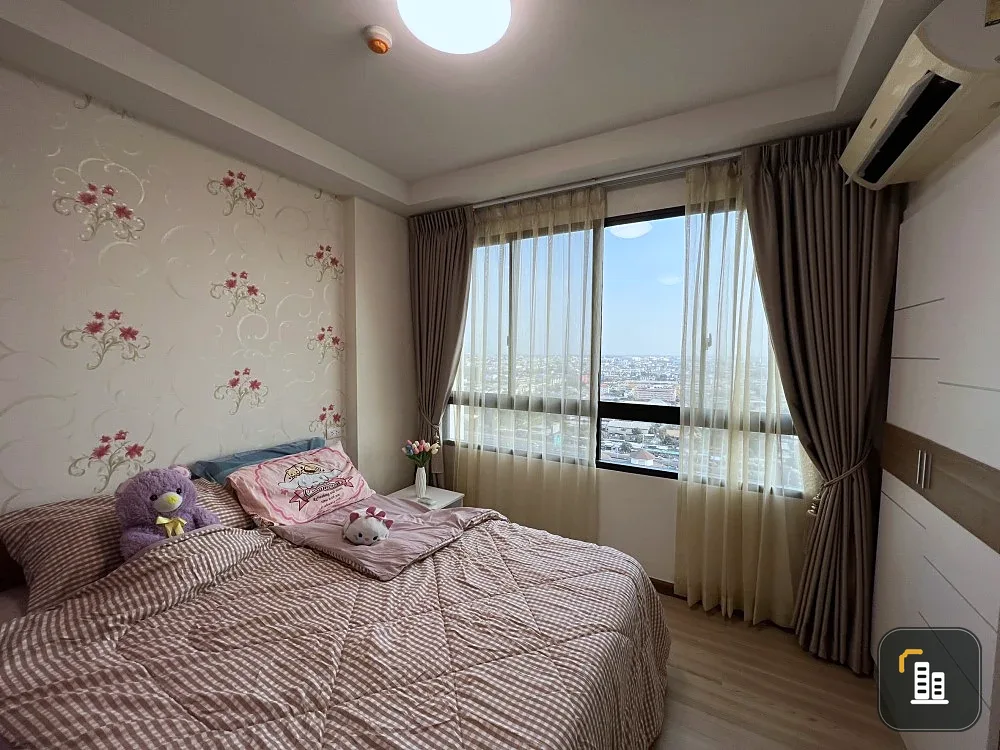 Urgent sale, Metro Sky Wutthakat, ready to move in, complete facilities, hurry and reserve now.