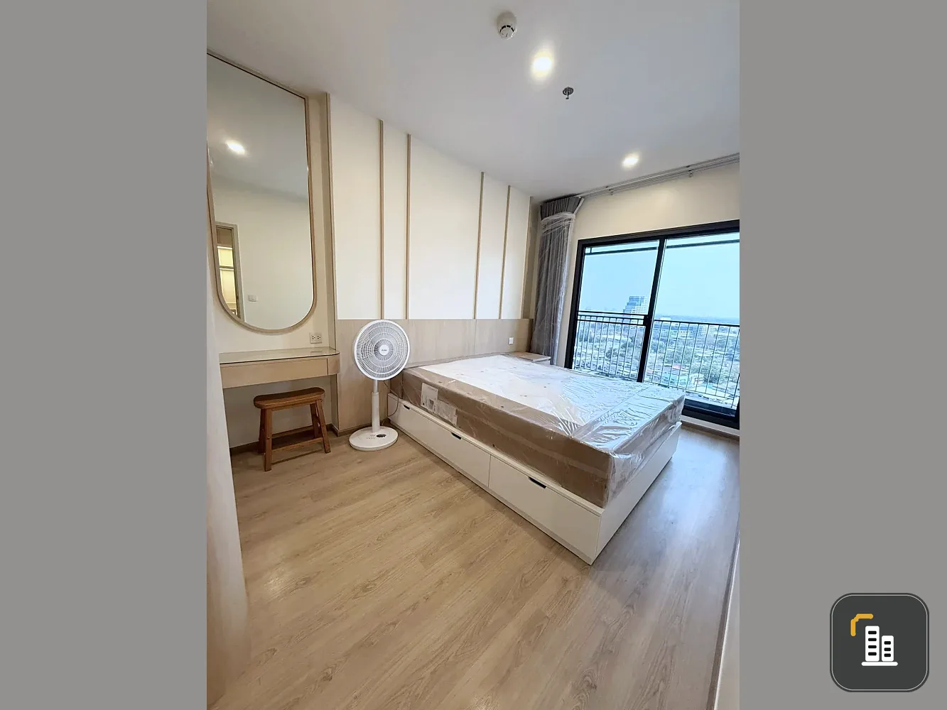 Condo for rent: Life Rama4-Asoke, beautifully decorated, built-in, with storage cabinets, hurry and reserve now.