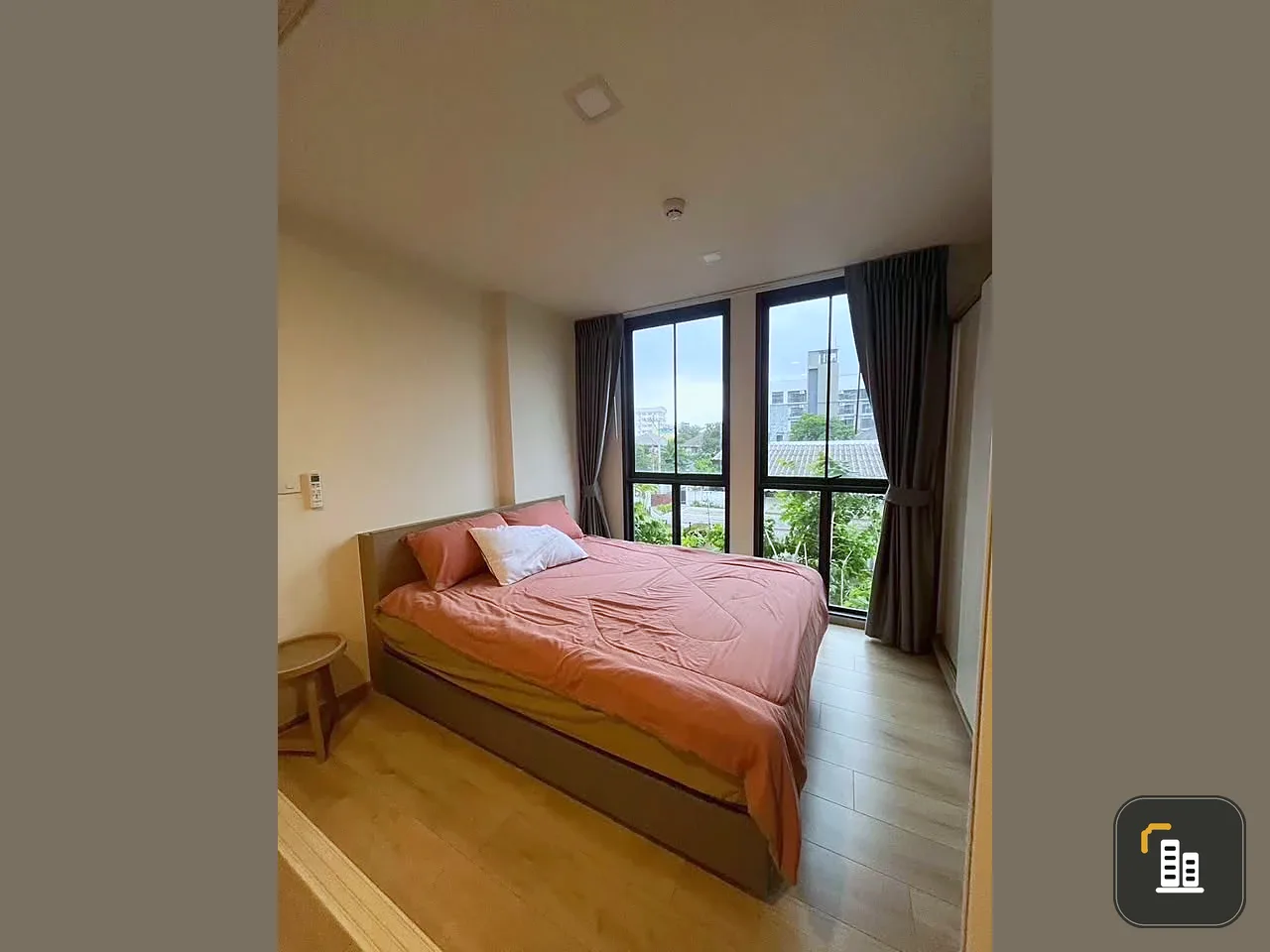 For sale: Chambers On-nut Station, 3rd floor, nice room, fully furnished, reserve now!