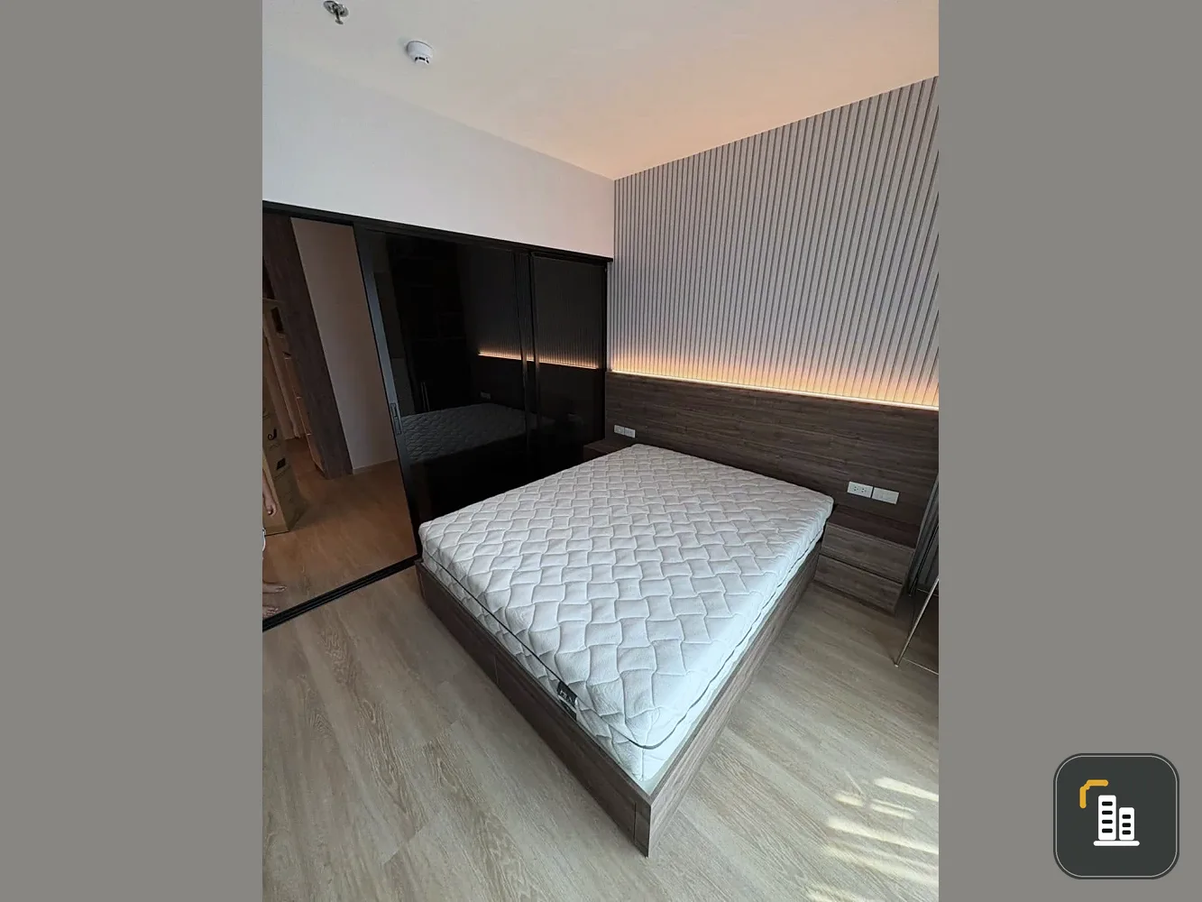 Urgent sale, Lumpini Ville Condo, Charan Fai Chai, beautiful room, fully built-in, ready to move in. If you don't buy it, you'll regret it.