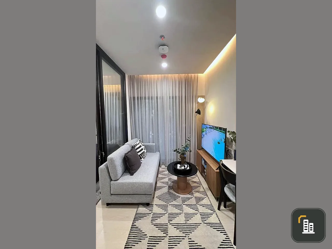 Condo for sale, New River Rest, on the banks of the Chao Phraya River, 4th floor, garden view, facing southeast, good price, reserve now.