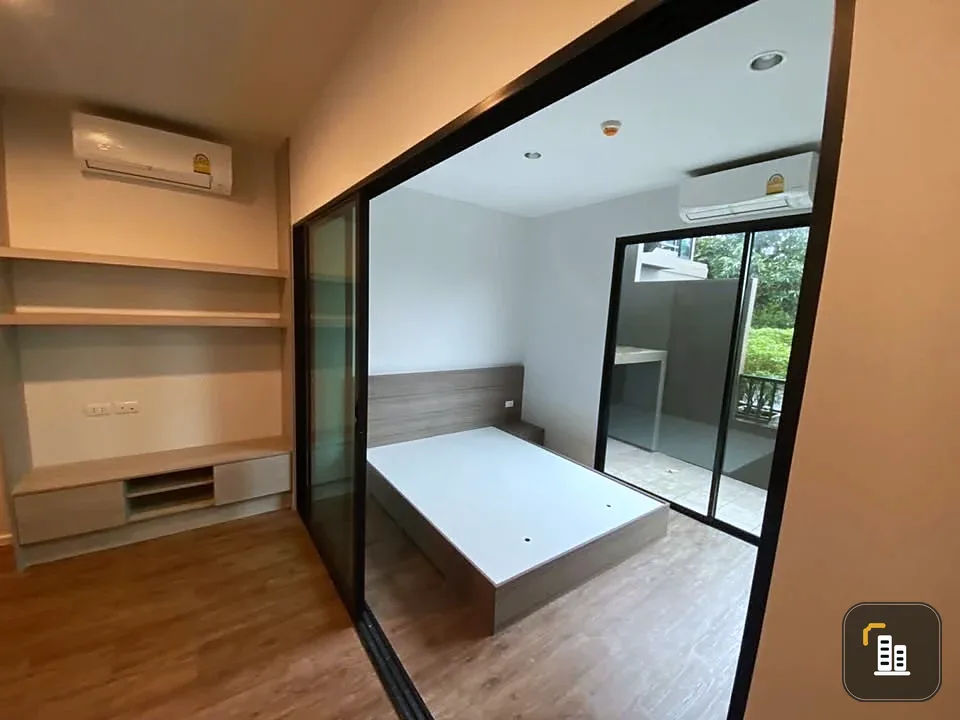 For sale, for rent, Living Nest Lat Phrao 44, 2nd floor, fully furnished, very beautiful condition, great swimming pool view. I must say you must book