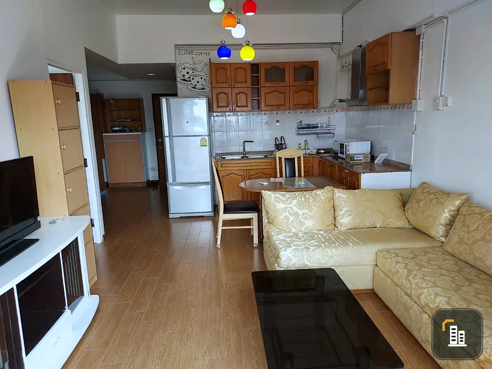 For sale: Central Ratchayothin Park, 15th floor, corner room, 2 bedrooms, 2 bathrooms, great city view, fully furnished, ready to move in